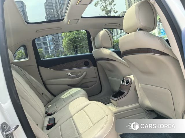 Mercedes-Benz E-class 2022 Белый из Китая