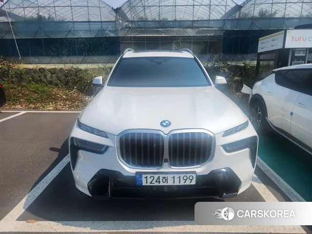 BMW X7 (G07) 2024 Белый из Кореи