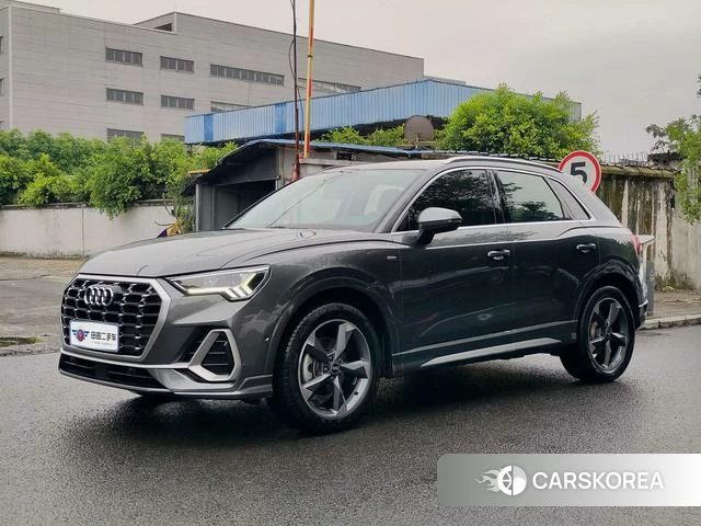 Audi Q3 2021 Темно-серый из Китая