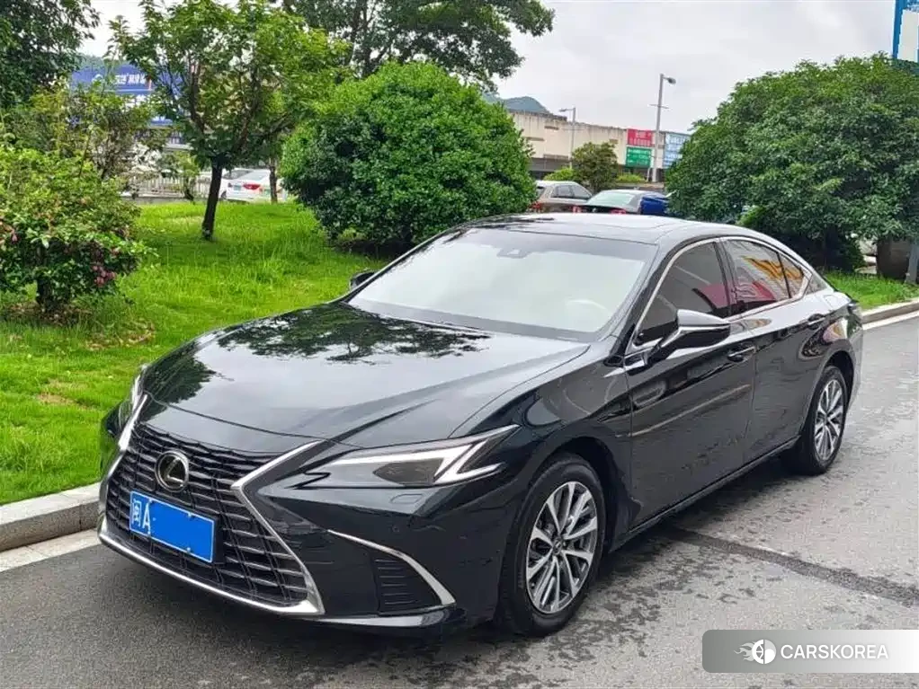 Lexus ES 2026 Черный из Китая