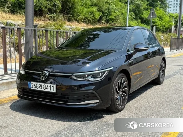 Volkswagen Golf 8th Generation 2022 Черный из Кореи