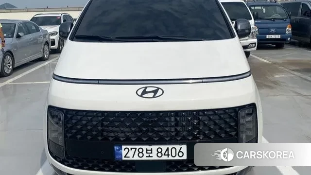 Hyundai Staria 2025 Белый из Кореи