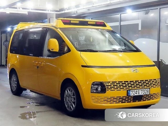 Hyundai Staria 2022 Желтый из Кореи
