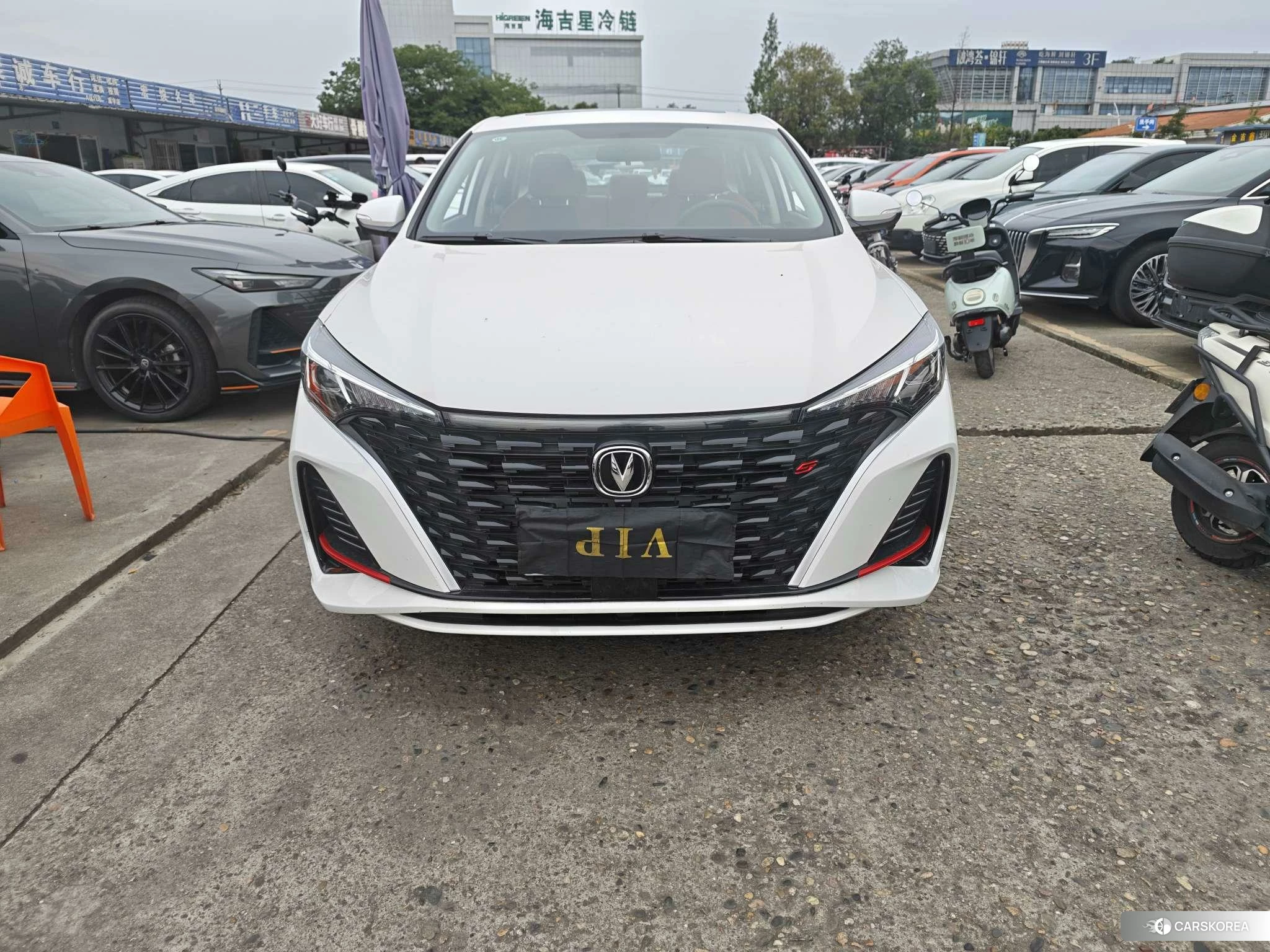Chang'an Yidong 2025 Белый из Китая