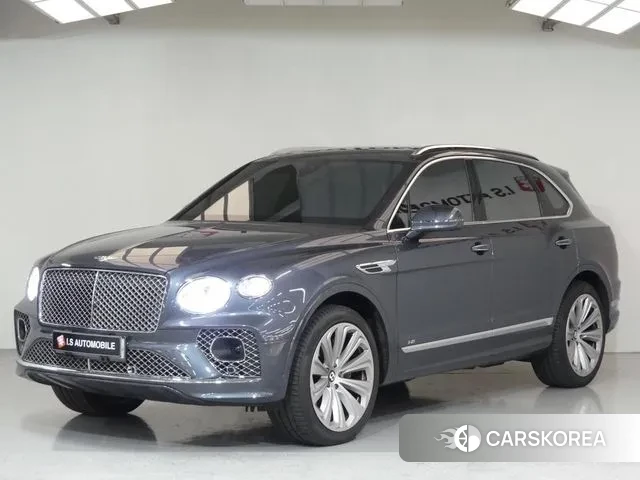 Bentley Bentayga 2021 Серебристо-серый из Кореи