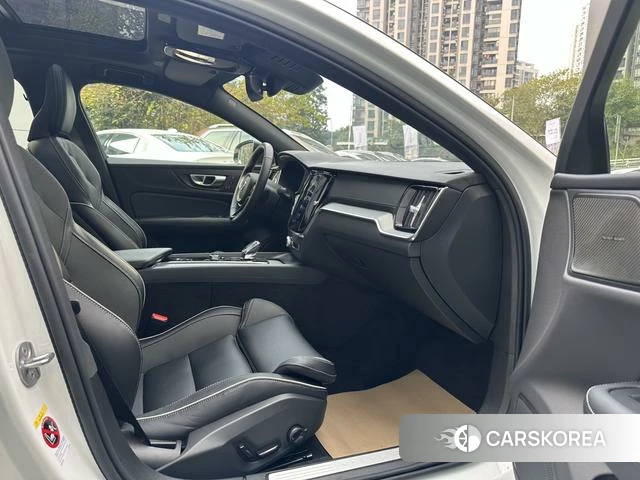 Volvo S60 2023 Белый из Китая