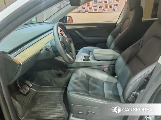 Tesla Model Y 2023 Белый из Китая