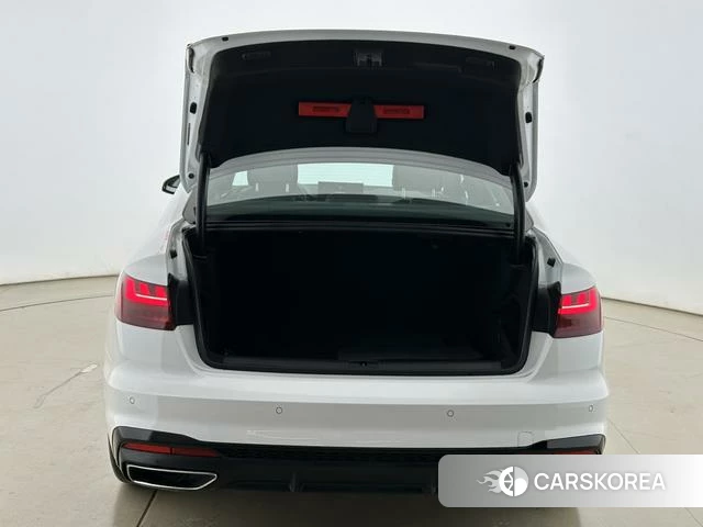 Audi A4L 2025 Белый из Китая