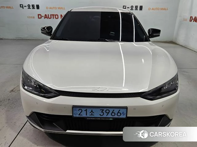 Kia EV6 2023 Белый из Кореи