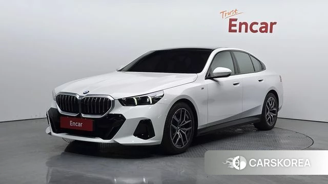 BMW 5 Series (G60) 2023 Белый из Кореи