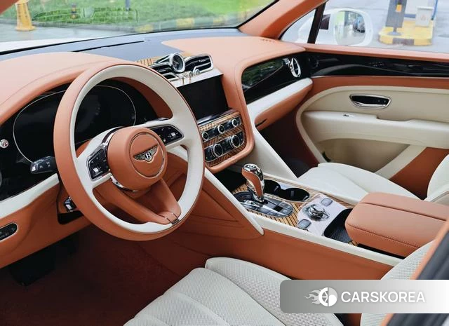 Bentley Tim Yue 2024 Белый из Китая