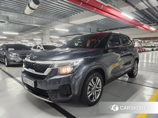 Kia Seltos 2021 Серый из Кореи