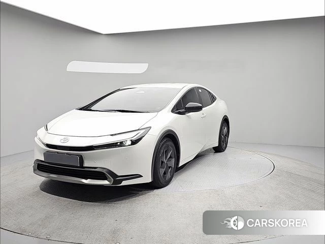 Toyota Prius 5th Generation 2024 Белый из Кореи