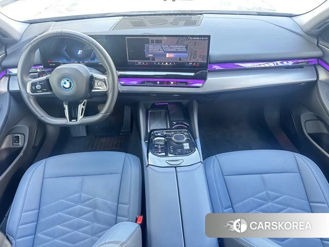 BMW i5 2024 Темно-серый из Китая