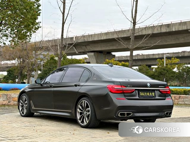 BMW 7 series 2019 Темно-серый из Китая