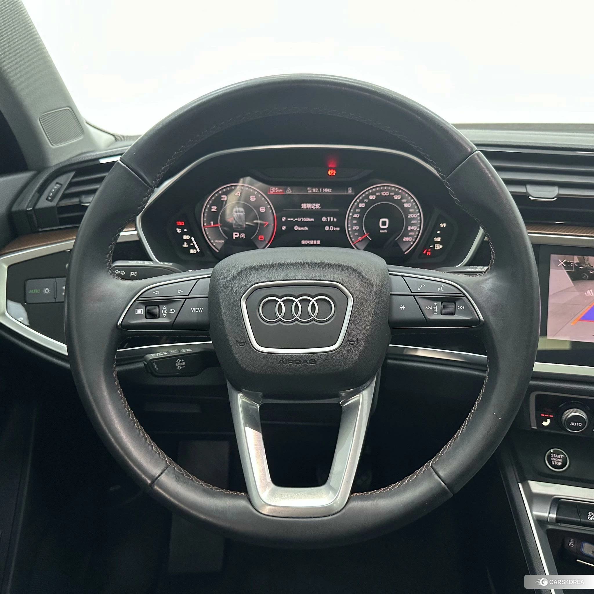 Audi Q3 2022 Белый из Китая