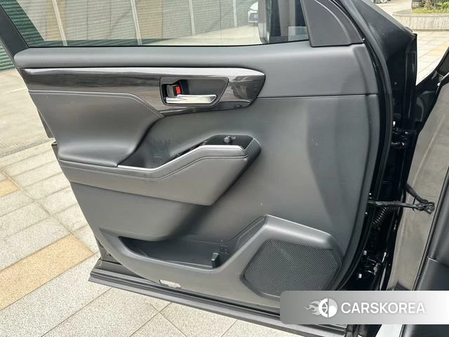 Toyota Crown Lufang 2023 Черный из Китая