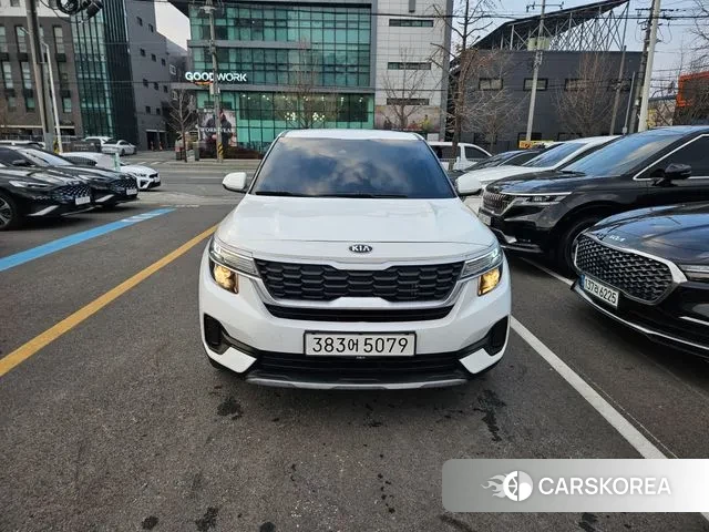 Kia Seltos 2021 Белый из Кореи