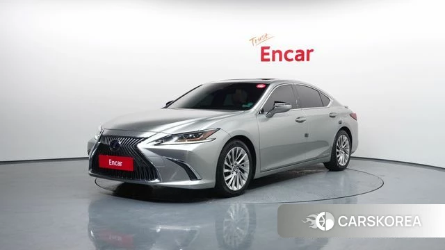 Lexus ES300h 7th generation 2019 Серебряный из Кореи