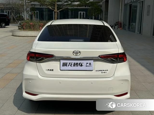 Toyota Corolla 2021 Белый из Китая
