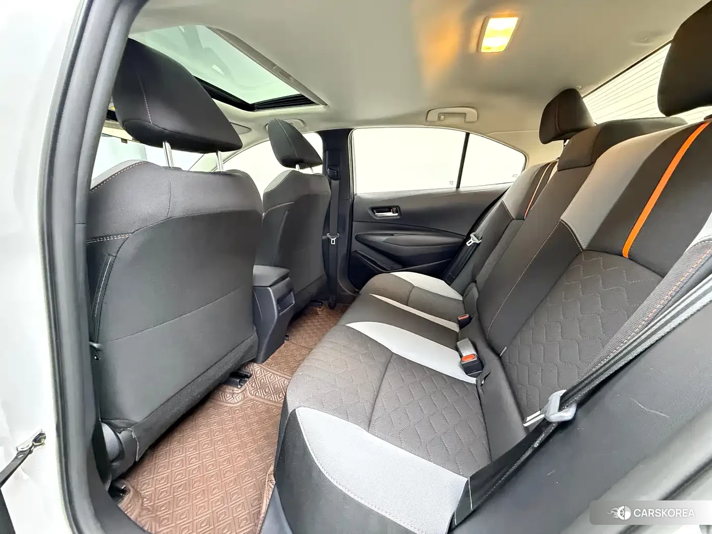 Toyota Corolla 2024 Белый из Китая, фото 2