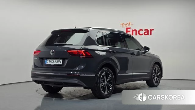 Volkswagen Tiguan second Generation 2020 Серый из Кореи