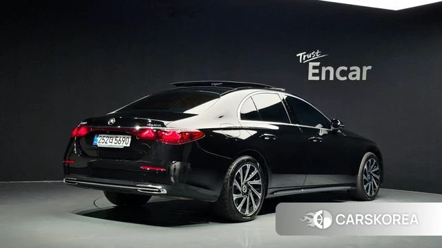 Mercedes-Benz E-Class W214 2024 Черный из Кореи