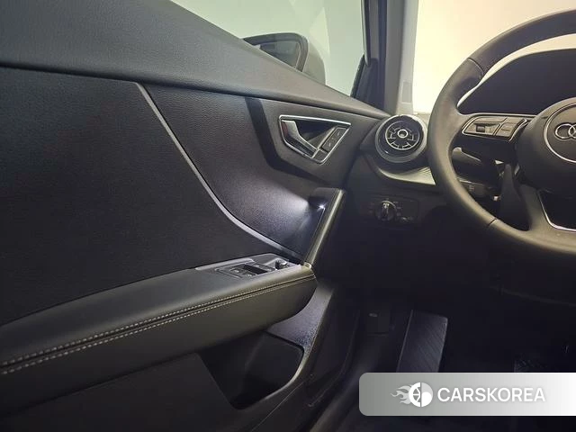Audi Q2L 2022 Белый из Китая