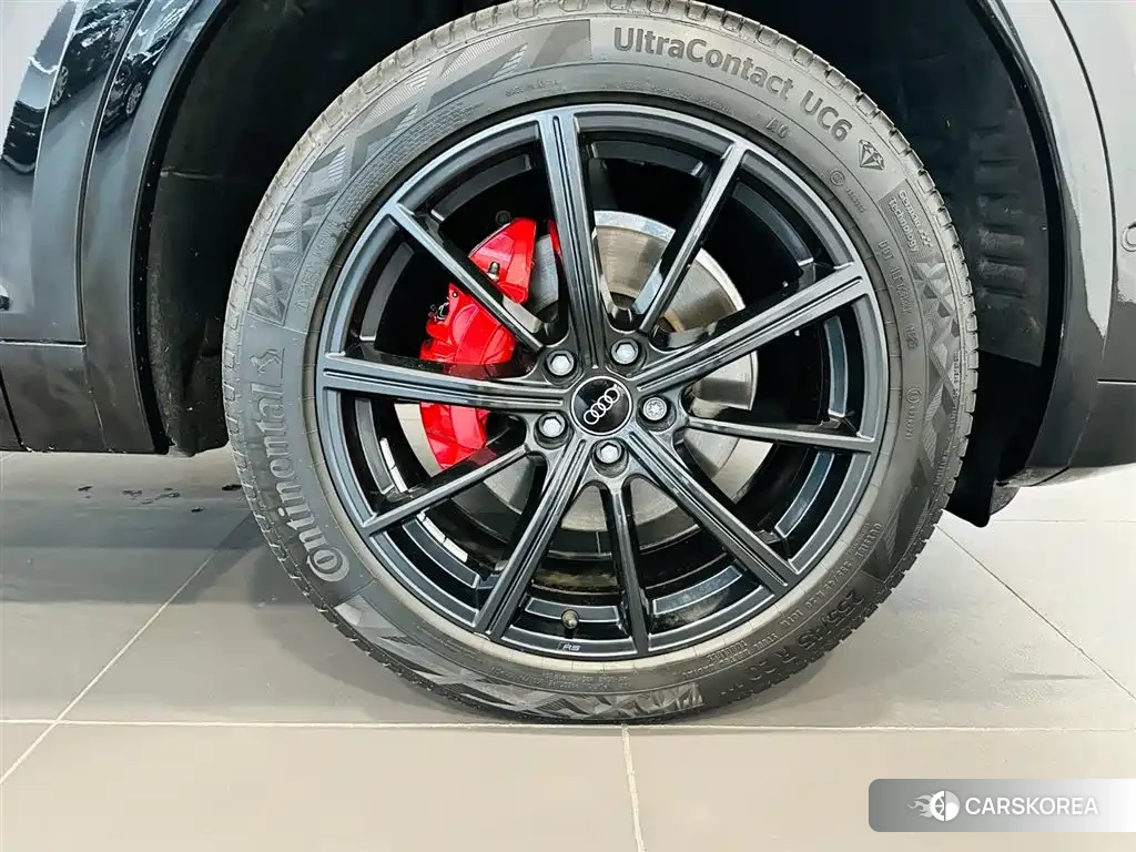 Audi Q5L Sportback 2025 Черный из Китая