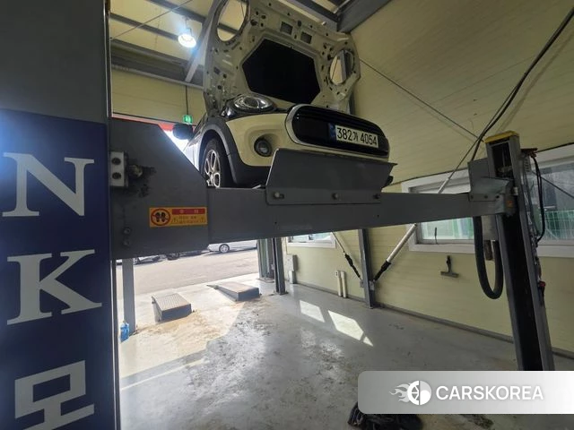 Mini Cooper 2021 Белый из Кореи