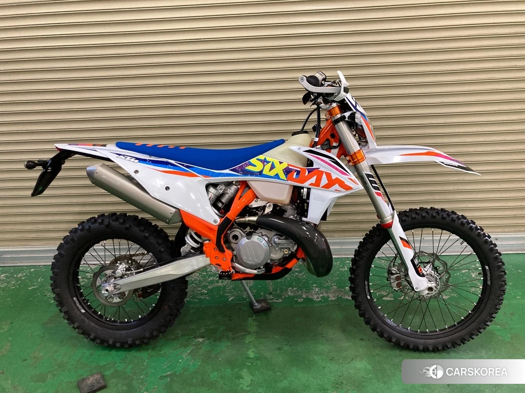 Проданный KTM 250 EXC-F SIX DAYS 2022 из Японии, фото 2