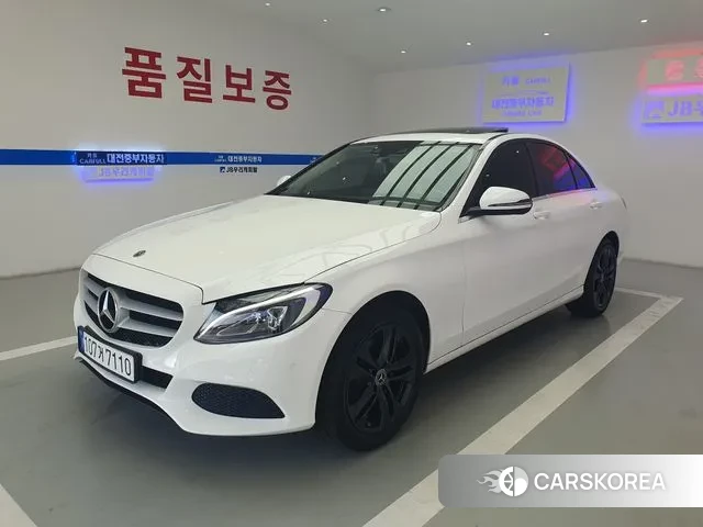 Mercedes-Benz C-Class W205 2018 Белый из Кореи