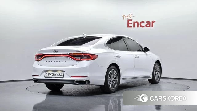 Hyundai Grandeur IG Hybrid 2018 Белый из Кореи