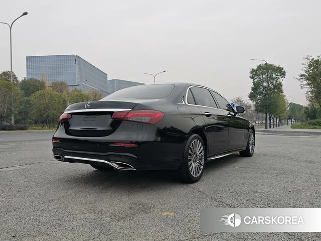 Mercedes-Benz E-class 2022 Черный из Китая