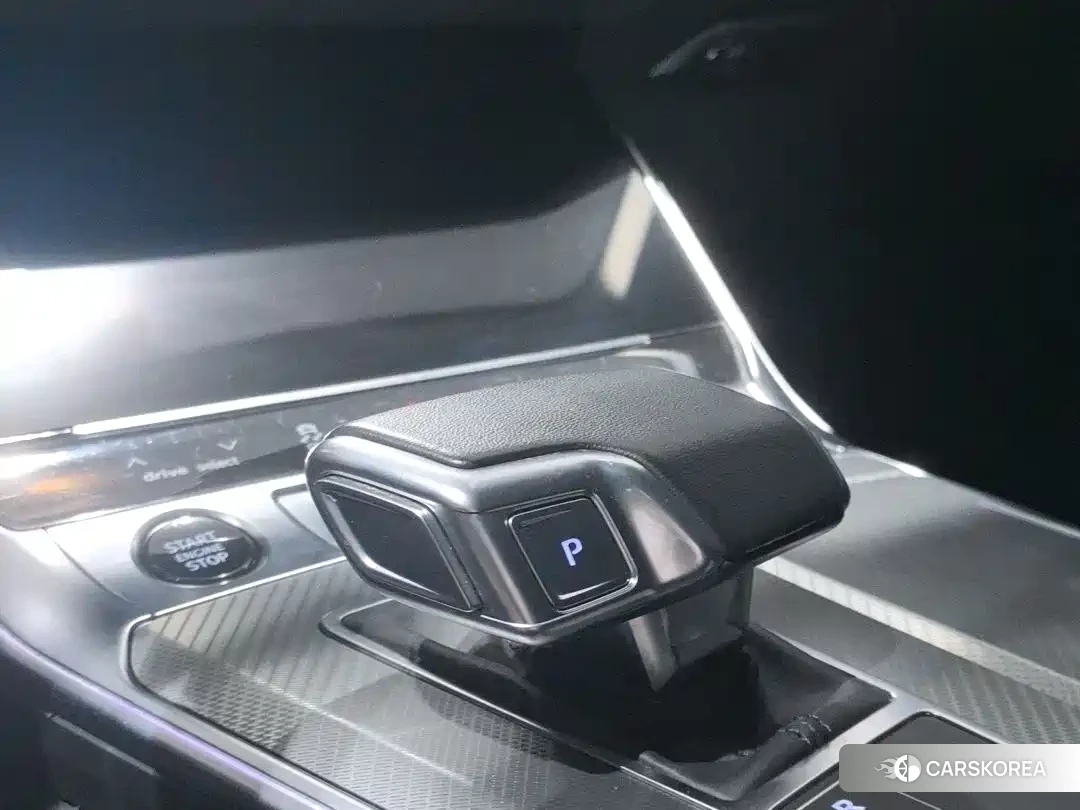 Audi A6L 2023 Черный из Китая