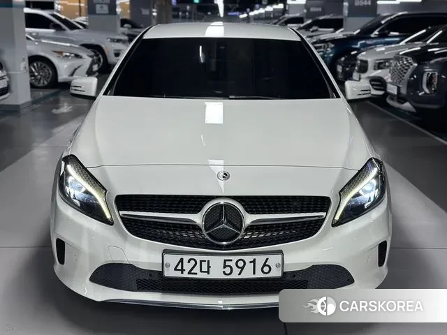 Mercedes-Benz A-Class W176 2018 Белый из Кореи