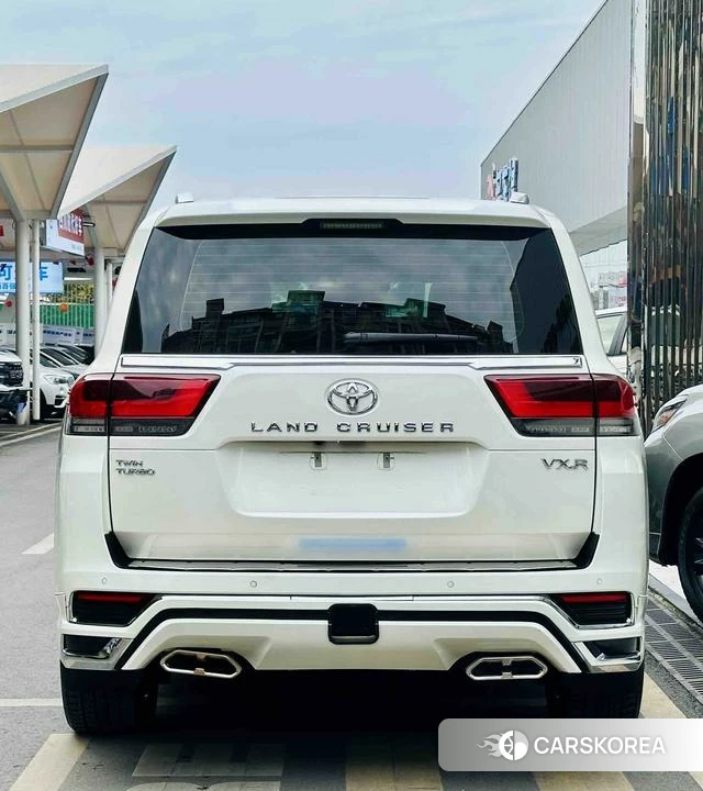 Toyota Land Cruiser (imported) 2025 Белый из Китая