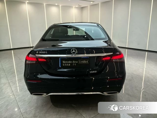 Mercedes-Benz E-class 2023 Зеленый из Китая