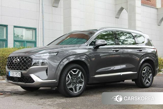 Hyundai The New Santa Fe 2023 Серый из Кореи
