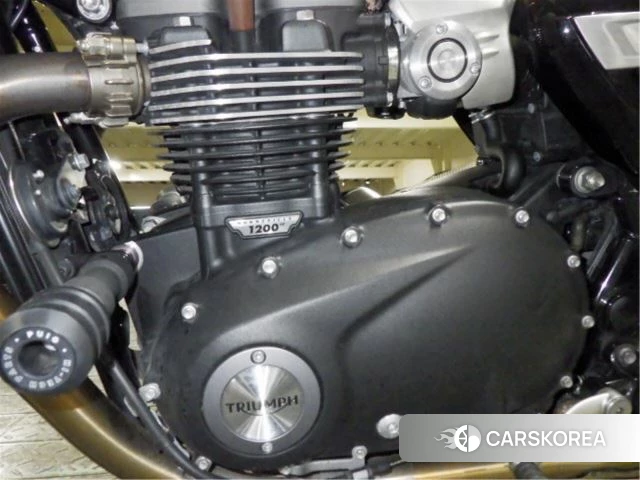 Engine photo