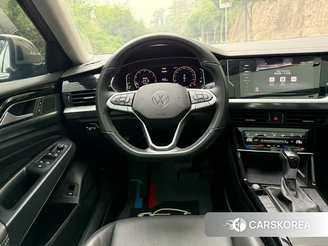 Volkswagen Passat 2022 Шампань из Китая