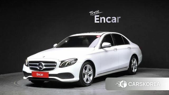 Mercedes-Benz E-Class W213 2018 Белый из Кореи