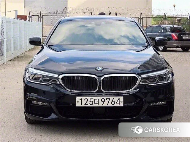 BMW 5 Series (G30) 2020 Серебристо-серый из Кореи