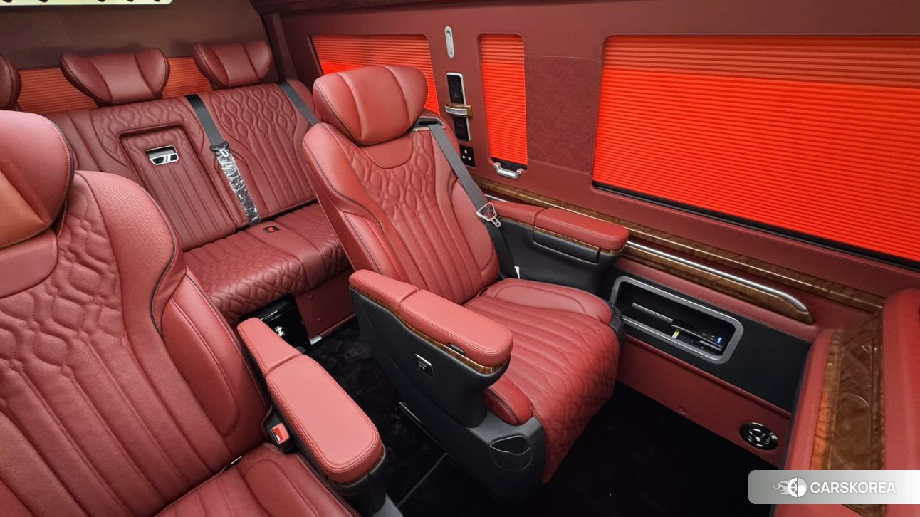 Toyota Hiace 2026 Черный из Китая