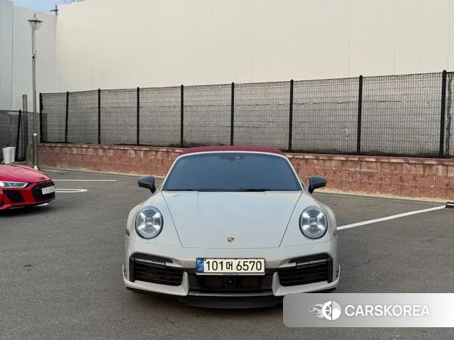 Porsche 911(992) 2021 Серебристо-серый из Кореи