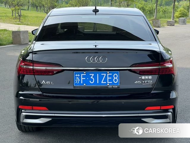 Audi A6L 2023 Черный из Китая