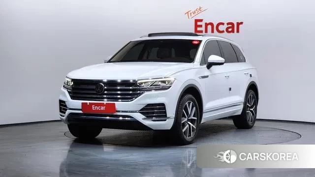 Volkswagen Touareg 3rd generation 2023 Белый из Кореи