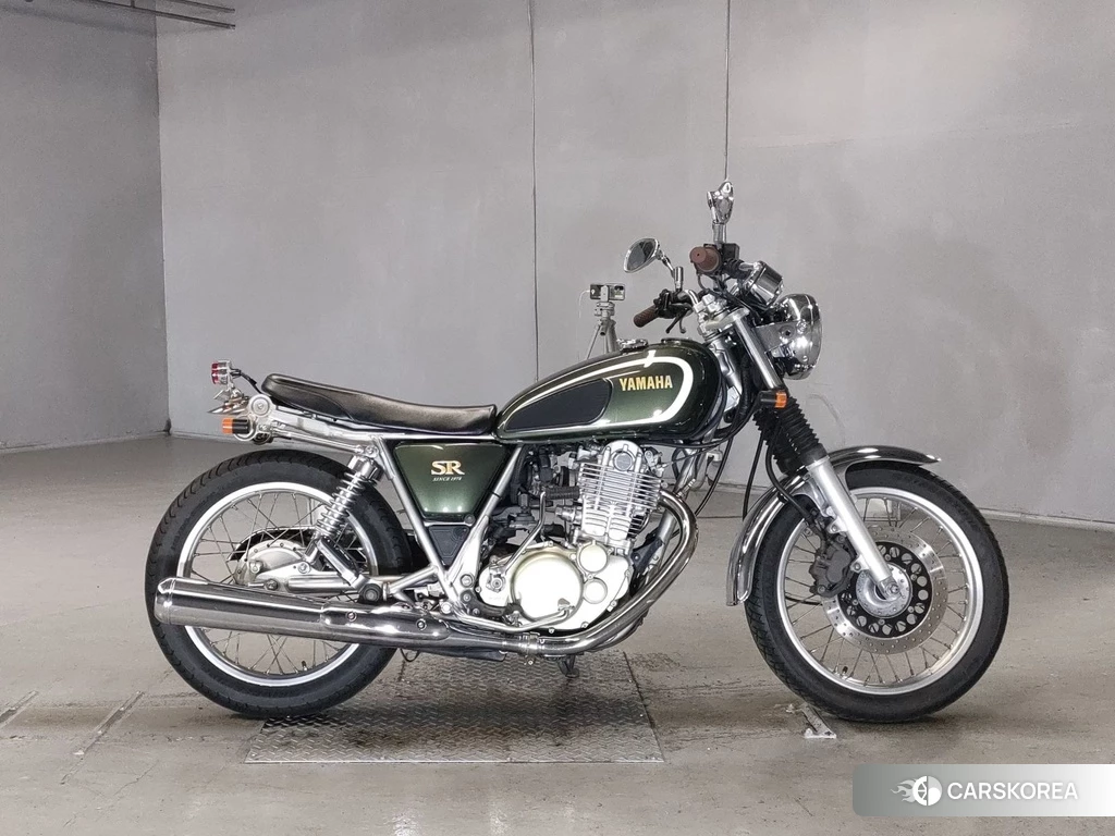 Проданный Yamaha SR 400 2013 из Японии
