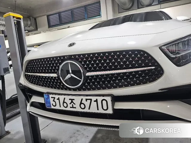 Mercedes-Benz CLS-Class C257 2023 Белый из Кореи