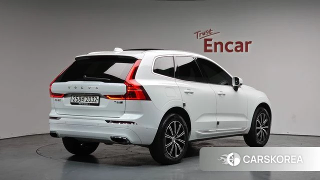 Volvo XC60 second Generation 2019 Белый из Кореи